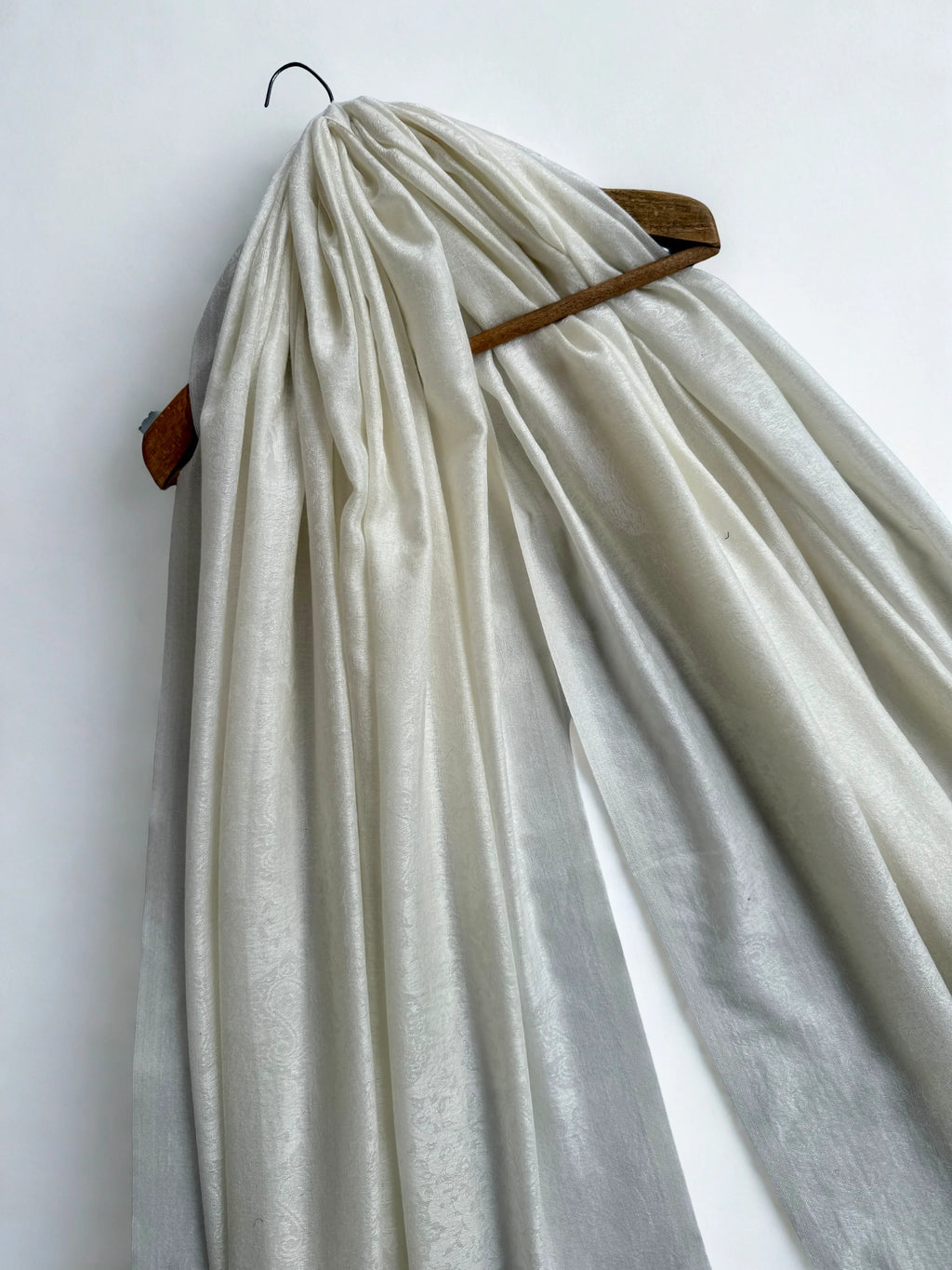 Fine Pashmina plain Ring shawl in white, handwoven pashmina ring shawl, view 3