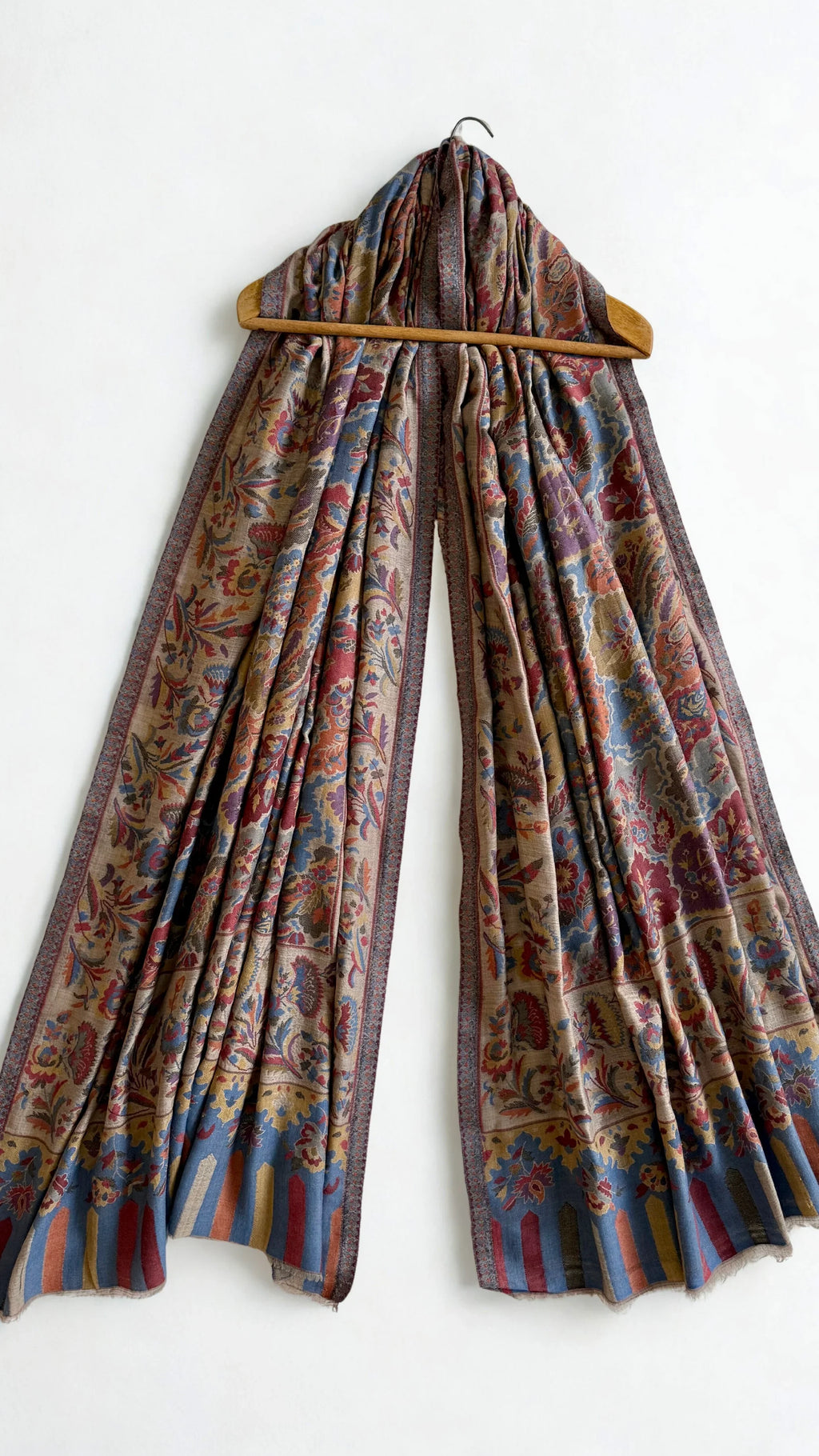Fine Pashmina Kani shawl, hand-embroidered Kani pashmina, view 3