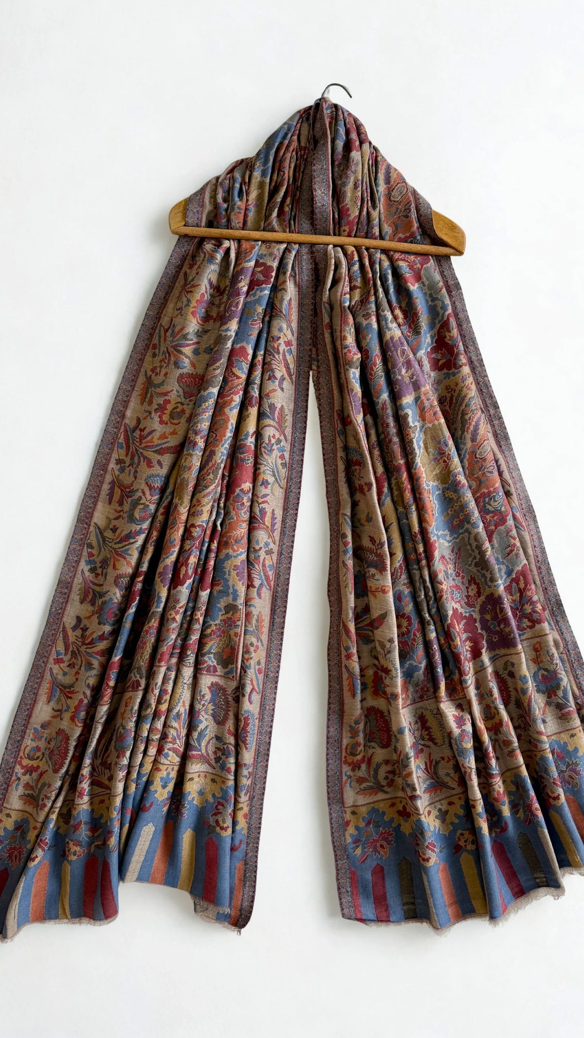 Fine Pashmina Kani shawl, hand-embroidered Kani pashmina, view 3
