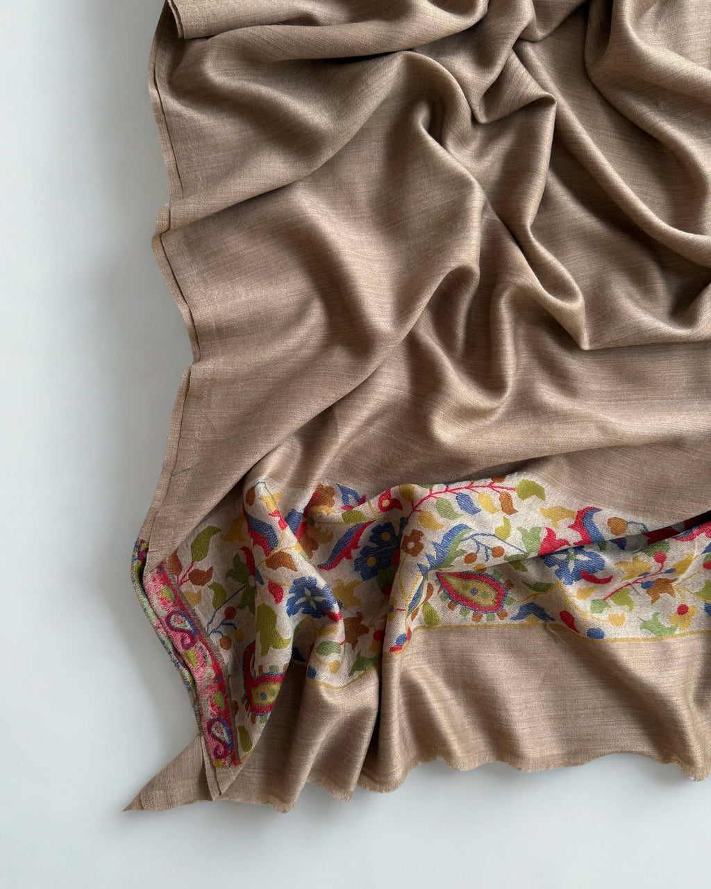 Fine Pashmina Palladar shawl in light brown, handwoven pashmina ring shawl, view 2