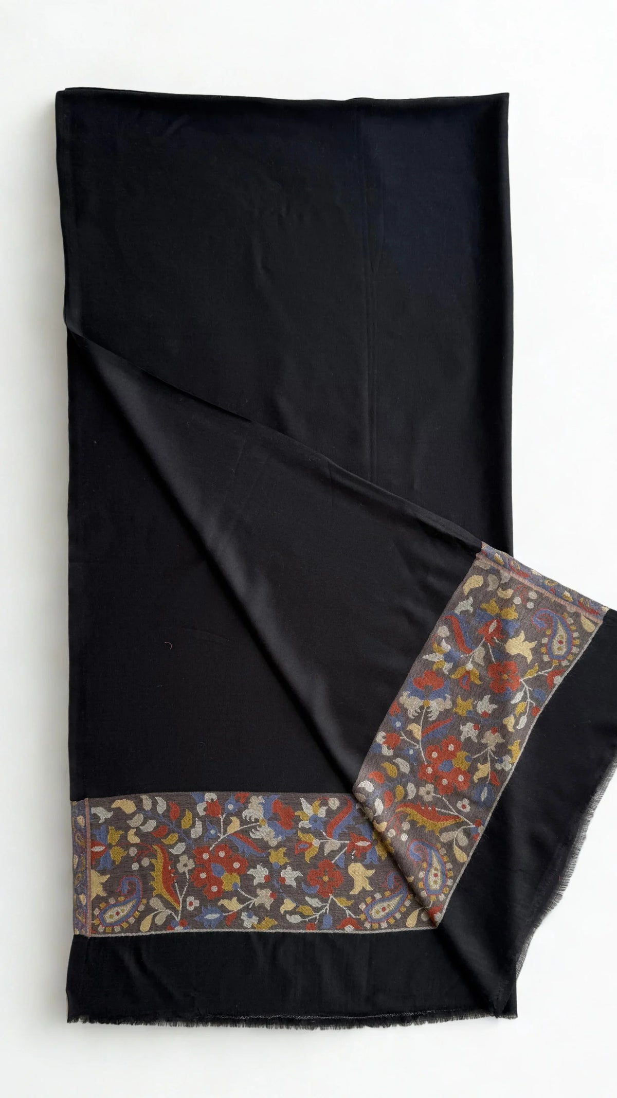 Fine Pashmina Palladar shawl in black, handwoven pashmina ring shawl