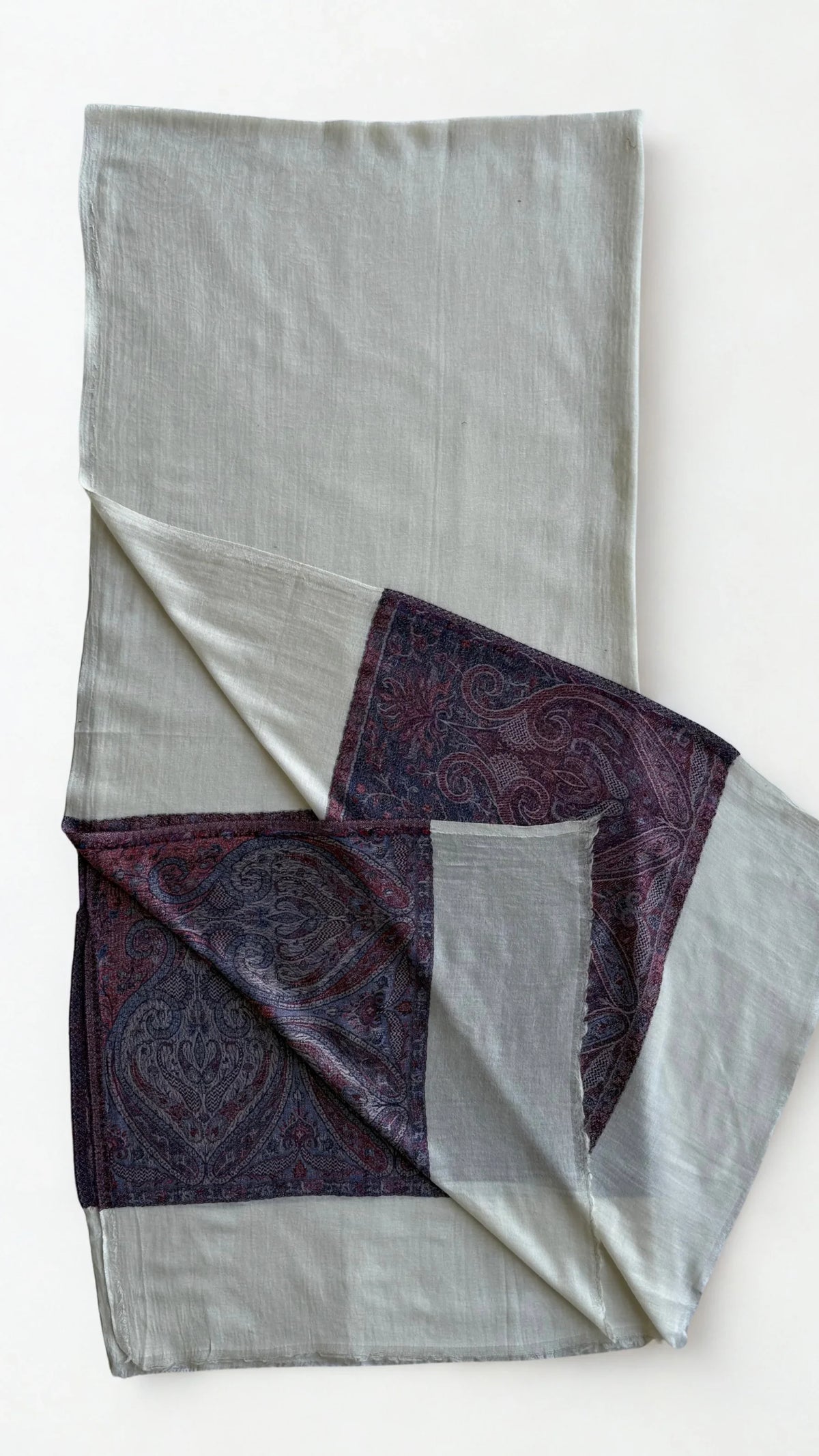 Fine Pashmina Ring shawl in white, handwoven pashmina ring shawl