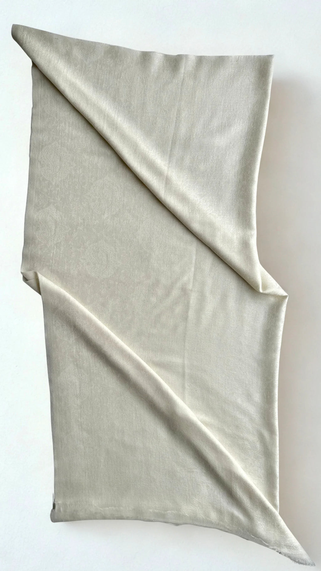 Fine Pashmina plain Ring shawl in white, handwoven pashmina ring shawl