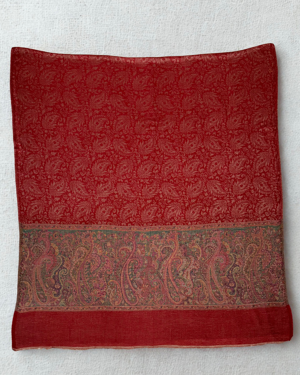 Edge and border detail of the brick red antique paisley Palladar shawl