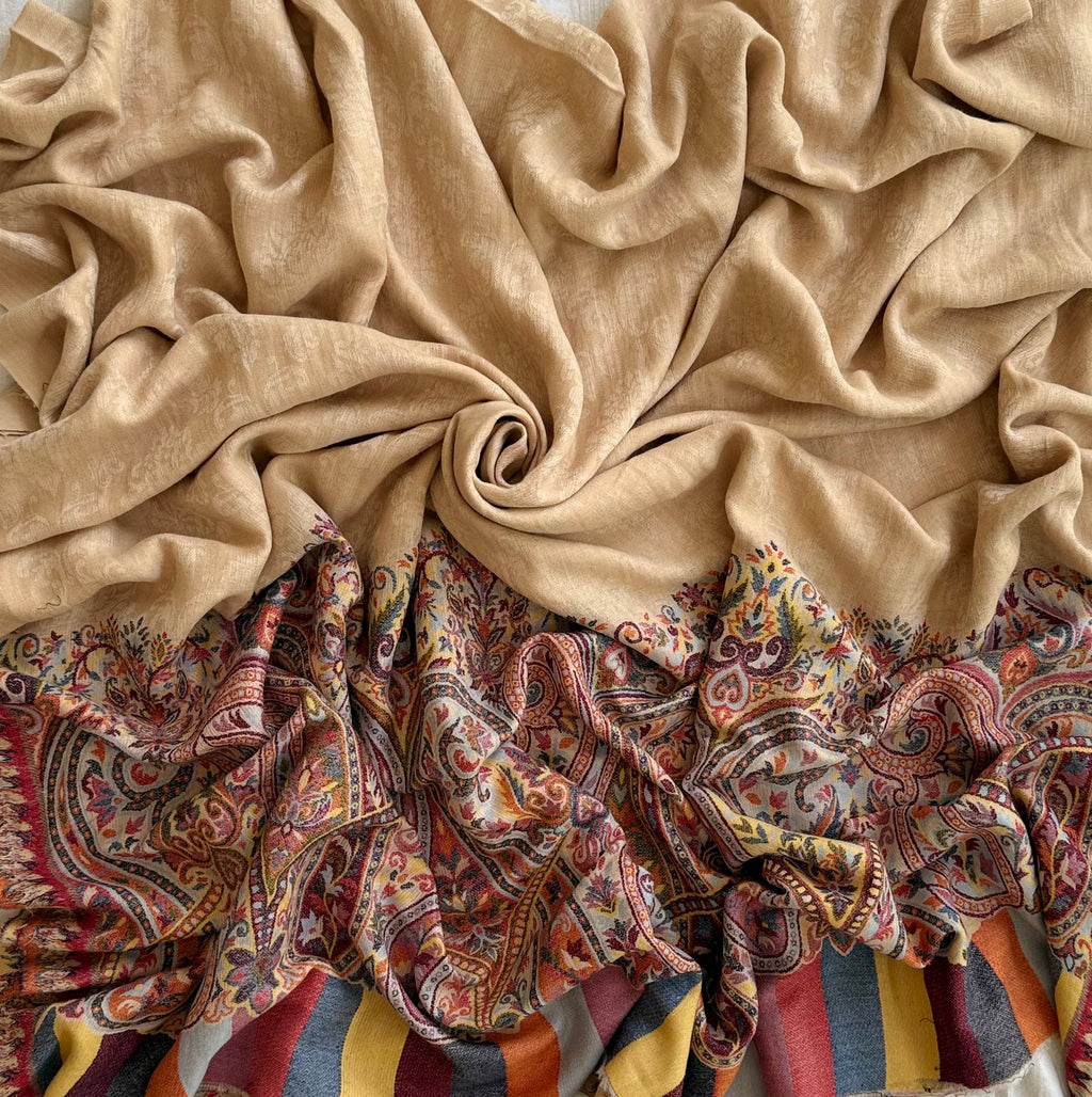 Fine pashmina ek rukh ring shawl in sand with antique paisley border, full length
