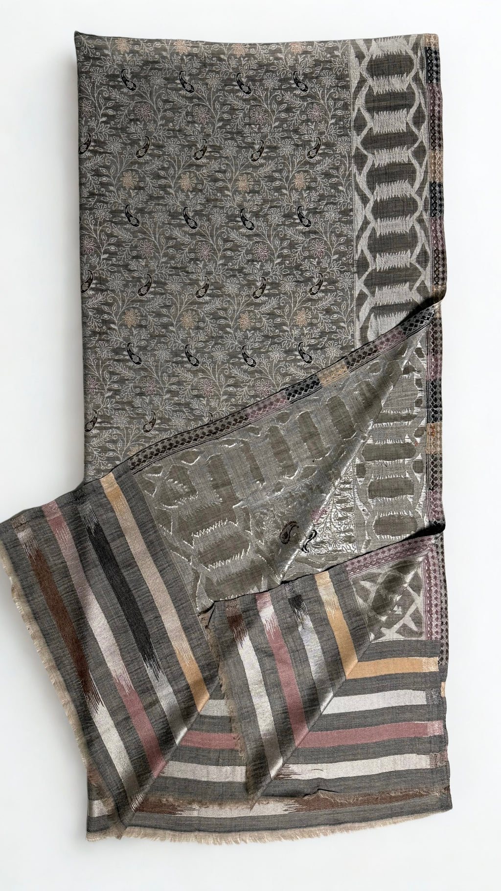 Silver grey fine pashmina ek rukh ring (Palladar) jamawar shawl, swirled to show the sheen of the woven field