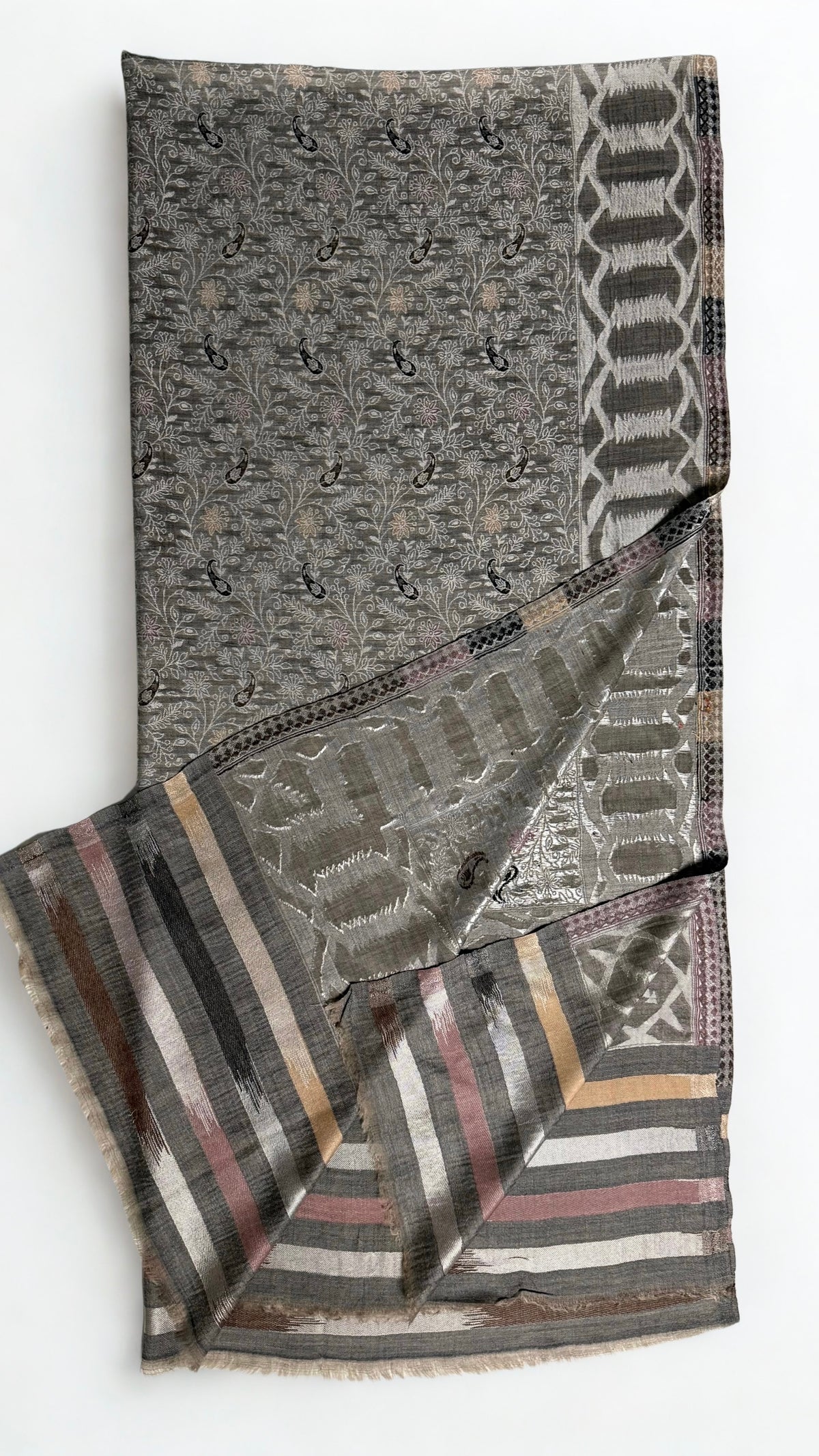 Silver grey fine pashmina ek rukh ring (Palladar) jamawar shawl, swirled to show the sheen of the woven field
